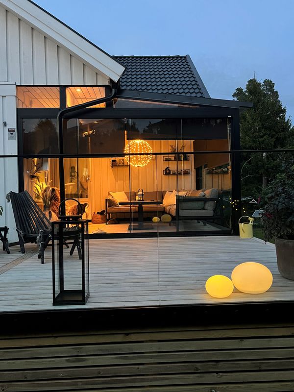 Uterom / Outside room 
